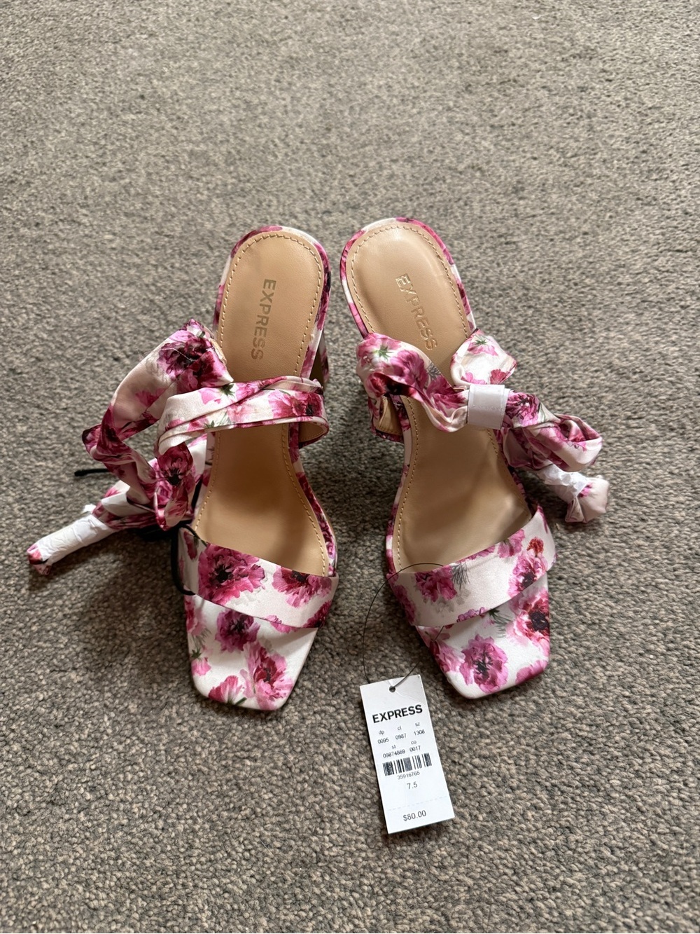 NWT Express Vibrant Pink and White Retro Floral High Heel Sandals size 7.5